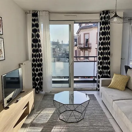 50m2 Cote Bale Parking Inclus Apartment