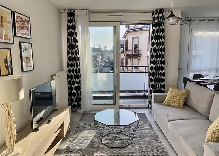 50m2 Cote Bale Parking Inclus Apartment