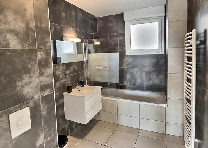 50m2 Cote Bale Parking Inclus